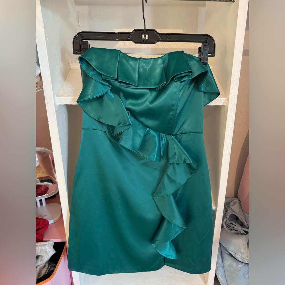Perfect hoco dress